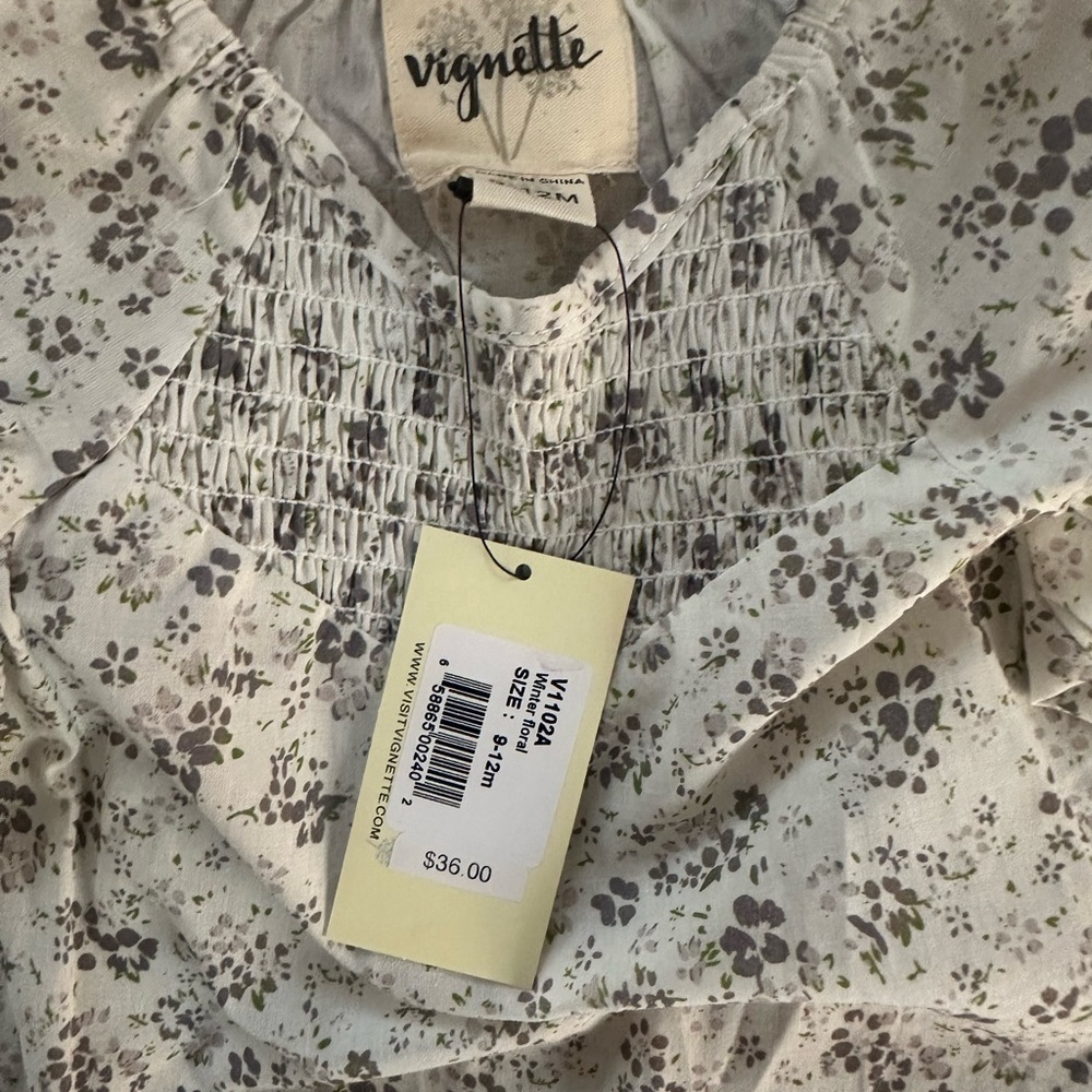 Adorable Floral Print Long Sleeve Bodysuit - Picture 4 of 10